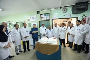 بزرگداشت سالروز حکیم جرجانی و روز علوم آزمایشگاهی در مرکز قلب و عروق شهید رجایی: عکس شماره 7 / 12